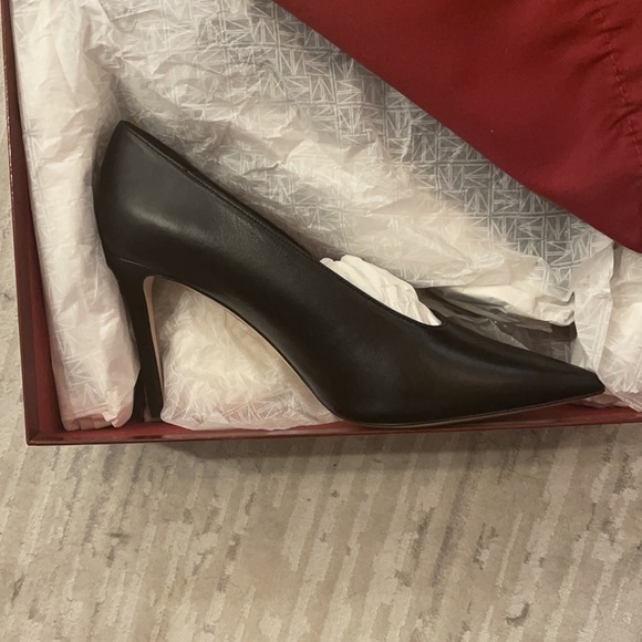 Tamara Mellon brand new size 37.5 black heel - Picture 2 of 5